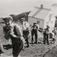 1949. Arbeidslag trekker opp oljetank på Geitungen fyr.