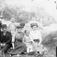 Gruppebilde utendørs f.v. Gurine Dahle (f. Kyllingstad), Johan, Tønnes, Torleif, Gunhild Dahle (f. Lima), Inga Dahle og Anna Hognestad (f. Dahle)