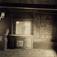 Hovsløkka (Hofsløkka), Elverum, Sør-Østerdal, Hedmark. Interiør fra stua med skap og veggdekorasjoner. Nå på Glomdalsmuseet.