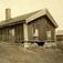 Hovsløkka (Hofsløkka), Elverum, Sør-Østerdal, Hedmark. Lita forfallen stue. Nå på Glomdalsmuseet.
