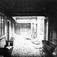 Karl XIIs gate 28, Oslo, 1924. Portrom mot bakgård med barnevogn.