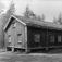 Petershagen, Glomdalsmuseet, Elverum, Sør-Østerdal, Hedmark. Hovedbygningen, lav gammel bygning.