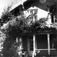 Sundby, Vestby, Akershus. Hovedhuset, kortvegg med veranda og hagemøbler.
Storgårdsundersøkelser ved dr. Eivind S. Engelstad 1953.