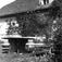 Huseby, Stange, Hedmark. Hagen og huset. 
Fra dr. Eivind S. Engelstads storgårdsundersøkelser 1955