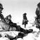 Kautokeinodrakt. Familien Sara uder vårflyttingen. Finnmark 1958.