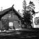 Haldenveien 22, Snarøya, Bærum, Akershus 1960. Hovedbygning med drager i hage. Eier: fru Margrethe Nagell-Erichsen.