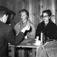 Noen av de ansatte har spisepause på 
Restauranten, bygning nr.344 på Norsk Folkemuseum i 1964. Lily Weisser Aall i midten av damene, Jorunn Fossberg til høyre.