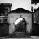 Mellomporten, Fredrikstad. 1930. Gate med bebyggelse i  bakgrunnen.