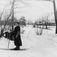 Kvinne på ski i vinterlandskap, ukjent sted.
Serie tatt av Robert Collett (1842-1913), amatørfotograf og professor i zoologi.