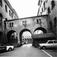 Oslo kretsfengsel, Møllergata 19, fotografert 1975, oppført 1866. Eksteriør med biler og 