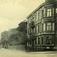 Postkort. Hilsen. Fotografisk motiv. Svart/hvitt. Fra Kristiania: Mariegate. Bybebyggelse. Forhager med trær. Stemplet 30.08.07.