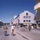 Steinkjer i Nord-Trøndelag. Bygate og bebyggelse. Syklister.