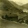 Gårdstun, Glimsdal, Lom, Oppland. Fotografert 1915.