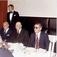 Kong Olav V på Hotel Atlantic i anledning åpningen av Friggfeltet i 1978.  Guttorm Hansen til venstre for kongen.