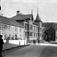 Gaten sett østover fra Romsdalsheimen..Reknes hovedgård, sakfører Lethgården til venstre..Gullhuset bortenfor Leth gården på venstre side.