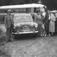 Bilen til Sæbjørn Sæbjørnsen en Packard ca 1936 mod med reg nr A-26899 til høyre..(Filmbeholder 53056 datert 27/9-1951)