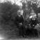 Familiebilde Lillebostad, tatt ca 1949. Bak fra v Ingrid, Ingvar, Arne, Ottar, Kristine. Foran: far, Sigmund, Inger Johanne og mor.