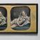 Dagerrotyp / daguerreotyp, handkolorerad stereoskopbild. Föreställer ung lättklädd kvinna, liggande på sidan.
På bakstycket påklistrad papperslapp med bläckskrift: 'Tillhör /F. Scheele/ Sibyllegatan 38' (överstruket m. blyerts). Med blyerts längre ned: 