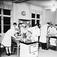 Konsum har kurs på Fackskolan för huslig ekonomi, kvarteret Trädgården, Uppsala mars 1948